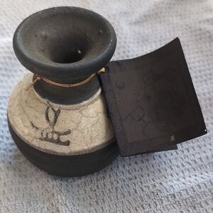 Maui Clay 2001 Elegant Black and Cream Petroglyph Art  Vase